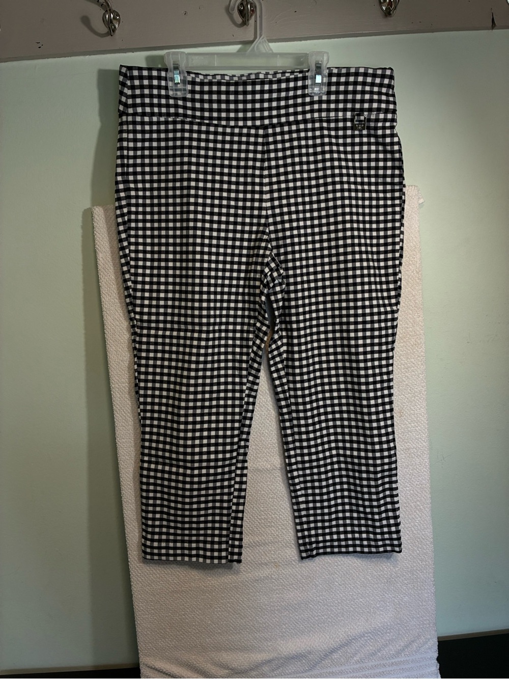 Rafaella Black & White Gingham Capris